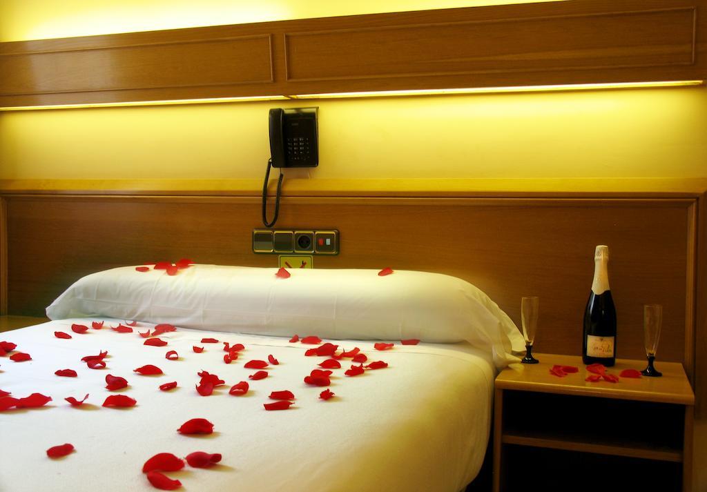 Hostal Los Guerreros Toledo Bilik gambar