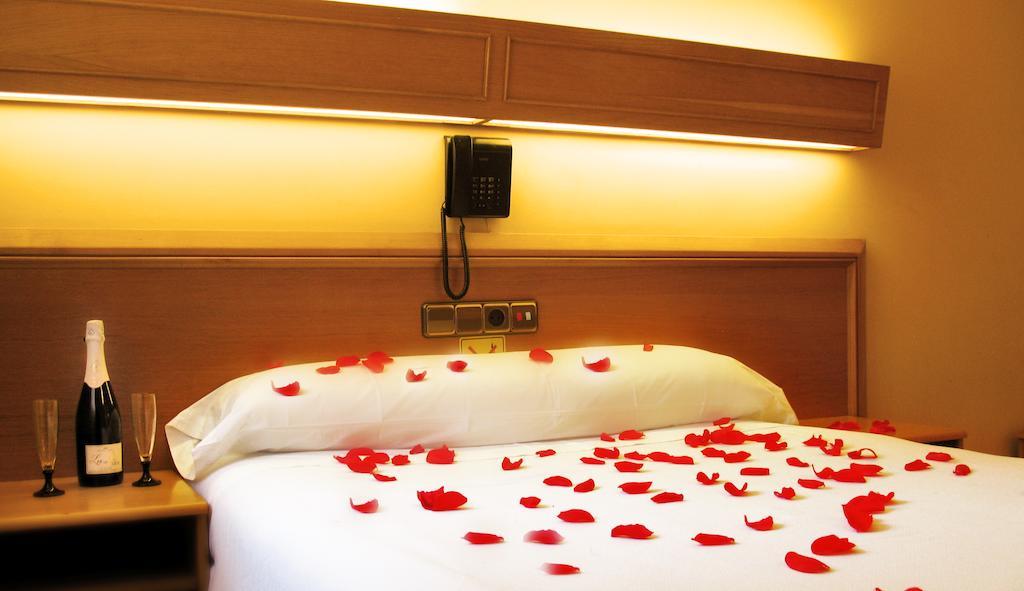 Hostal Los Guerreros Toledo Bilik gambar