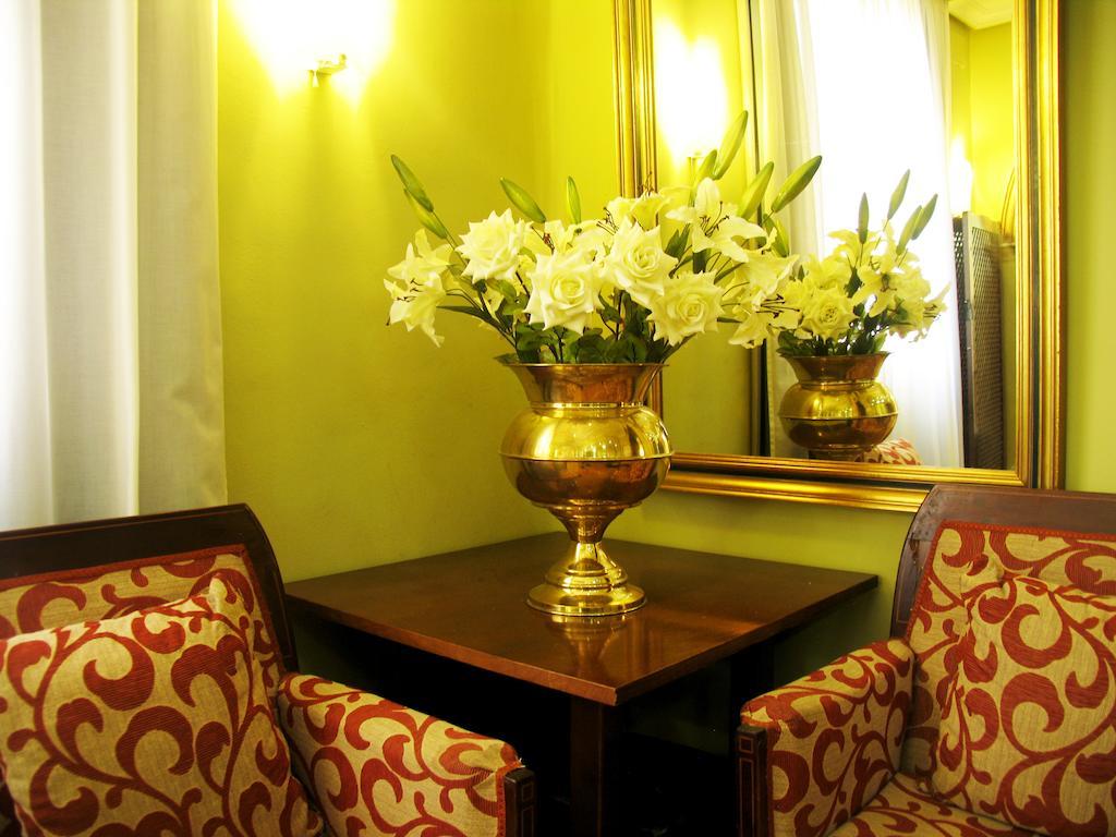 Hostal Los Guerreros Toledo Luaran gambar