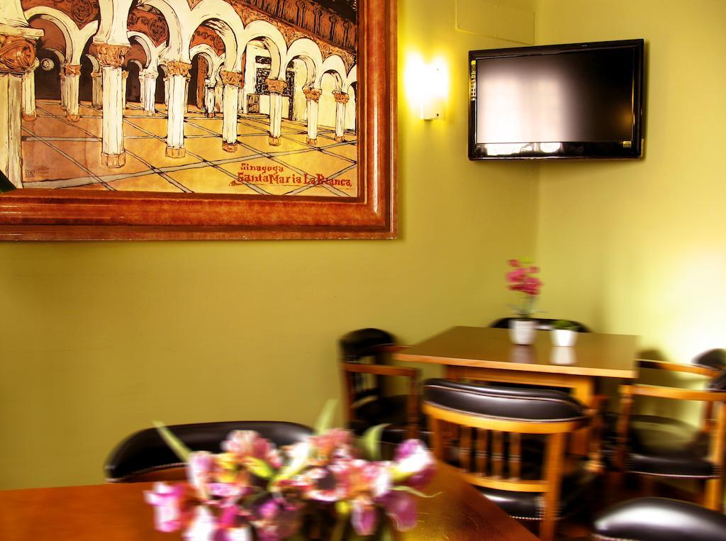 Hostal Los Guerreros Toledo Luaran gambar